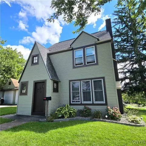 1028 Sunnycrest Rd, Syracuse, NY 13206