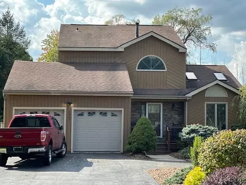 6067 Manlius Townline Rd, East Syracuse, NY 13057