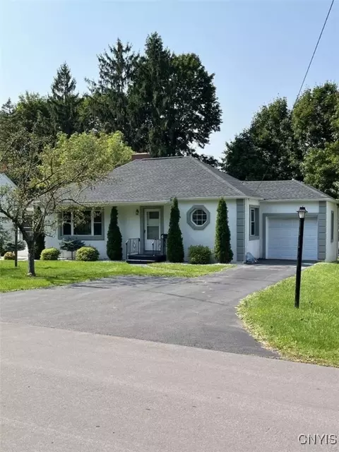6 Benton Cir, New Hartford, NY 13413