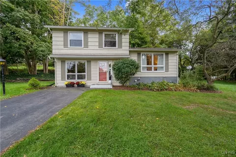 2532 E Maple Ter, Marcellus, NY 13108