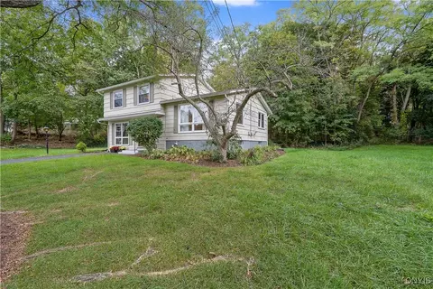 2532 E Maple Ter, Marcellus, NY 13108 photo 2