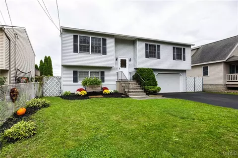 212 Swansea Ave, Salina, NY 13206