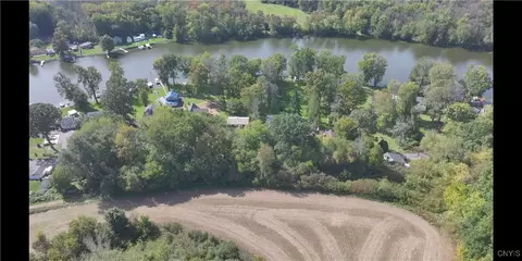 949 Morgan Rd, Lysander, NY 13112