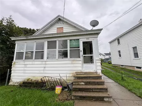 213 7th St, Geddes, NY 13209