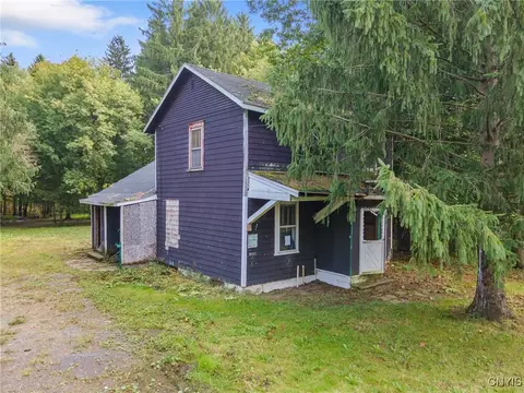 9004 Henry Clay Blvd, Clay, NY 13041