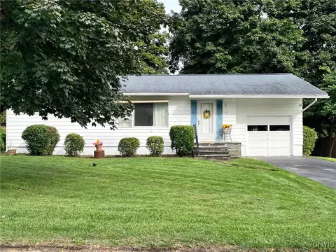 213 Marian Dr, Geddes, NY 13219