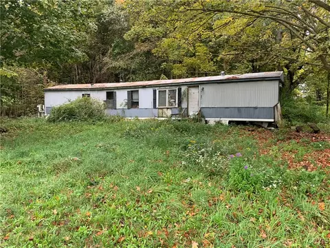 611 Phinney Rd, Granby, NY 13074
