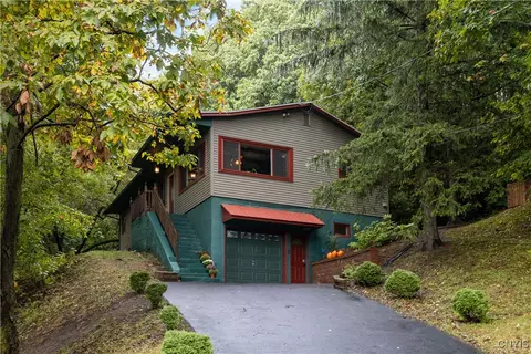 3242 Pioneer Rd, Lafayette, NY 13084