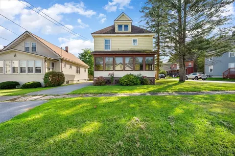 909 Inman Pl, Utica, NY 13502