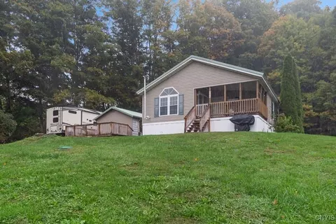 266 Mclean Rd, Cortland, NY 13045