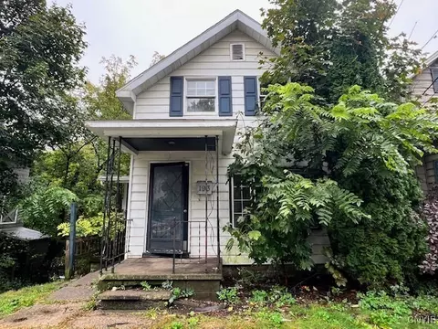 193 Loomis St, Little Falls, NY 13365
