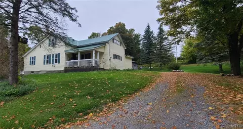 384 Huxtable Rd, Columbia, NY 13491