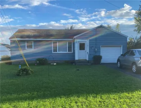5776 Noel Rd, Cicero, NY 13039
