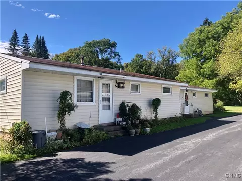 3637-3639 Huxford Pl, New Hartford, NY 13413