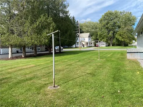 311 Phillips St, Oneida, NY 13421 photo 5