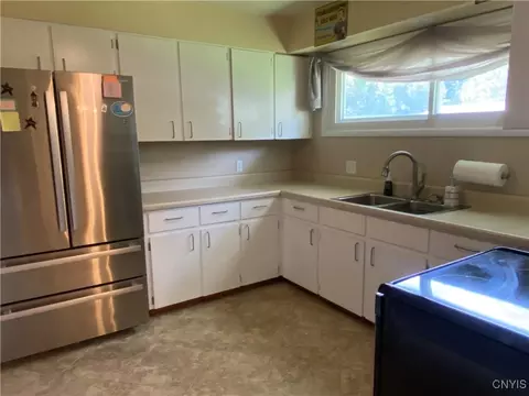 311 Phillips St, Oneida, NY 13421 photo 12