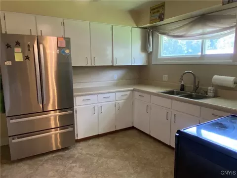 311 Phillips St, Oneida, NY 13421 photo 13