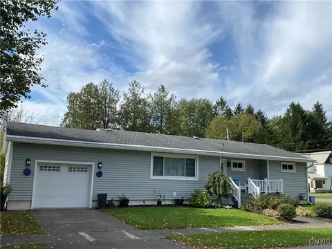 311 Phillips St, Oneida, NY 13421 photo 3