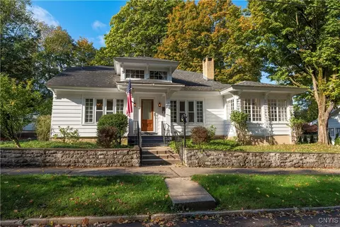 32 Beverly Pl, Utica, NY 13501