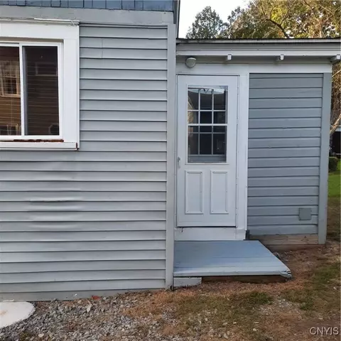 9 Van Epps St, Vernon, NY 13476 photo 4