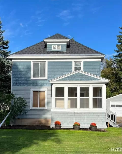 9 Van Epps St, Vernon, NY 13476 photo 2