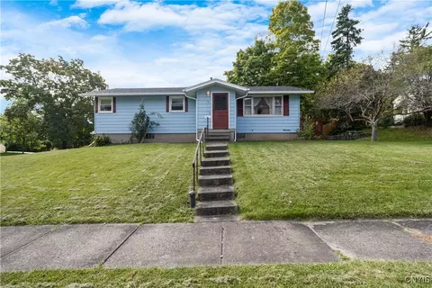 116 Carlton Rd, Syracuse, NY 13207