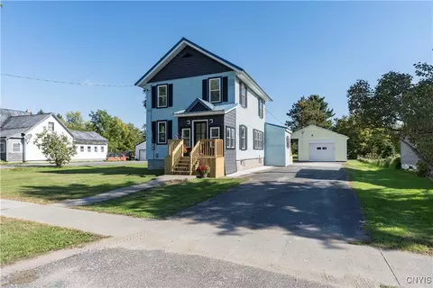 27 Sand St, Philadelphia, NY 13673