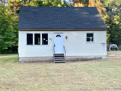 60 Schroeppel Rd, Schroeppel, NY 13132