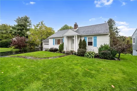 113 Euclid Dr, Fayetteville, NY 13066