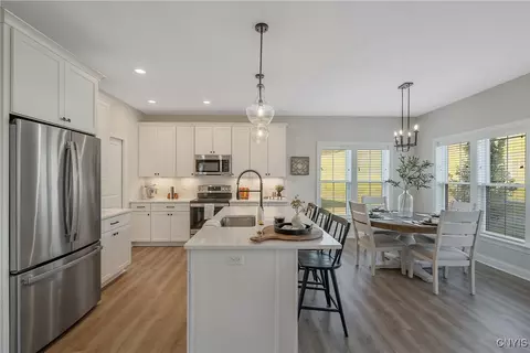 Kitchen - 5952 Venus Path, Camillus, NY 13031 photo 2 of 6