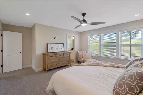 Bedroom - 5952 Venus Path, Camillus, NY 13031 photo 4 of 5