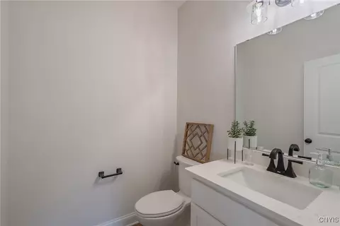 Bath - 5952 Venus Path, Camillus, NY 13031 photo 2 of 2