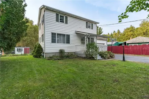 24747 Sanford Corners Rd, Le Ray, NY 13616