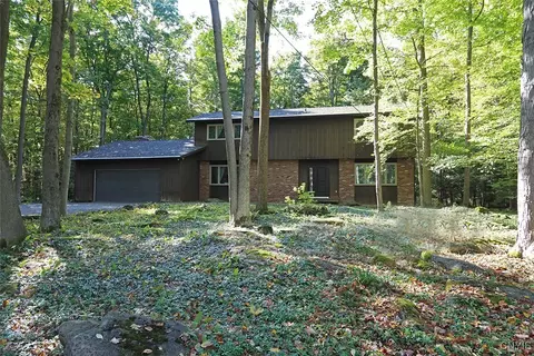 4742 Limberlost Ln, Manlius, NY 13104