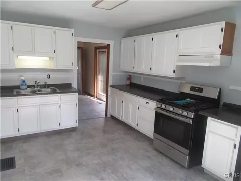 36 Spring St, Schroeppel, NY 13135 photo 15