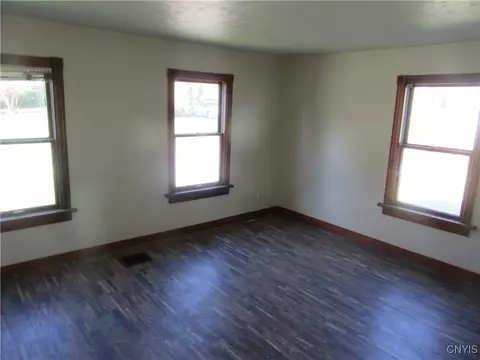36 Spring St, Schroeppel, NY 13135 photo 8