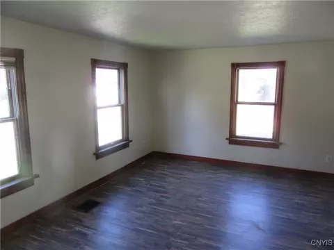 36 Spring St, Schroeppel, NY 13135 photo 9