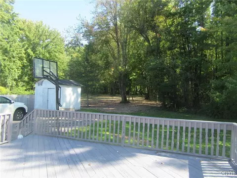 36 Spring St, Schroeppel, NY 13135 photo 4