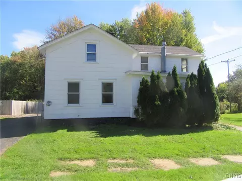 36 Spring St, Schroeppel, NY 13135 photo 2