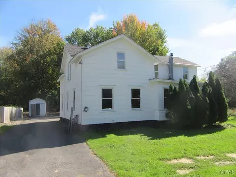 36 Spring St, Schroeppel, NY 13135 photo 3