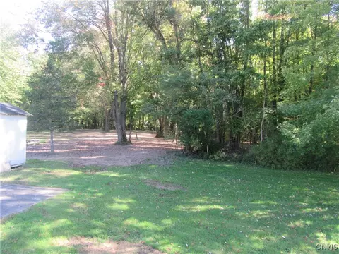 36 Spring St, Schroeppel, NY 13135 photo 5