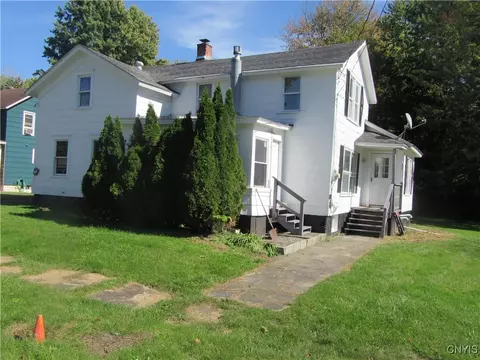 36 Spring St, Schroeppel, NY 13135