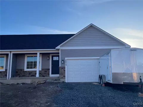 8078 Forest Ridge Lane Ln #402, Lysander, NY 13027