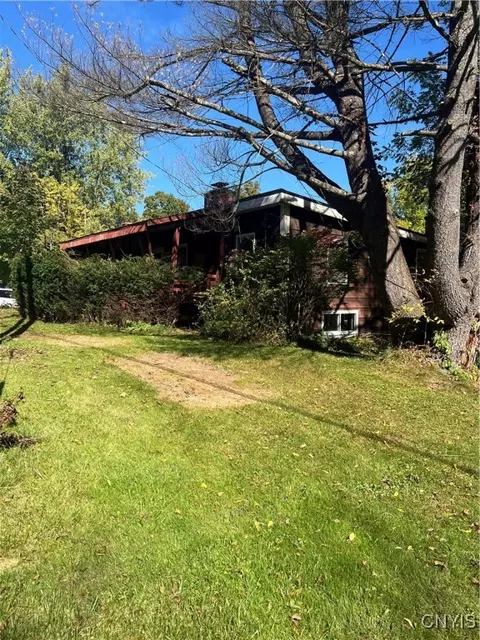5512 Main St #D, Oneida, NY 13421