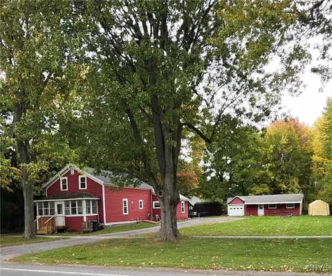 426 S Market St, Cape Vincent, NY 13618