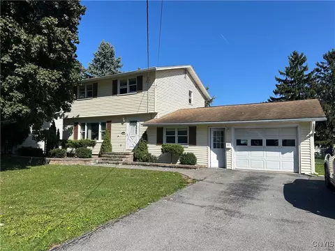 110 Patricia Dr, Salina, NY 13212