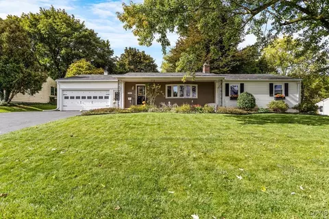 104 Elmsford Rd, Syracuse, NY 13214