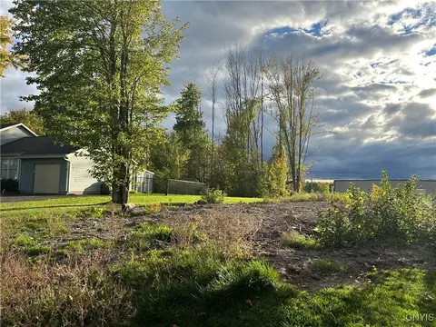 8180 Oswego Rd, Clay, NY 13090