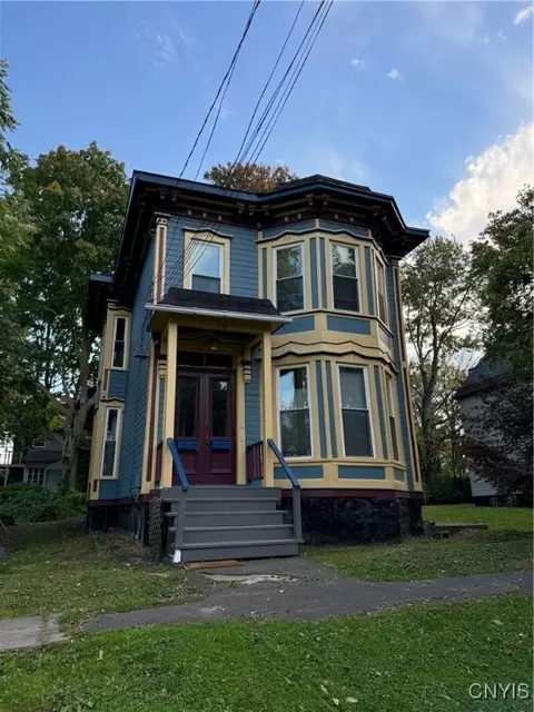 112 Ashworth Pl, Syracuse, NY 13210