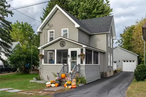 52 Smith St, Gouverneur, NY 13642